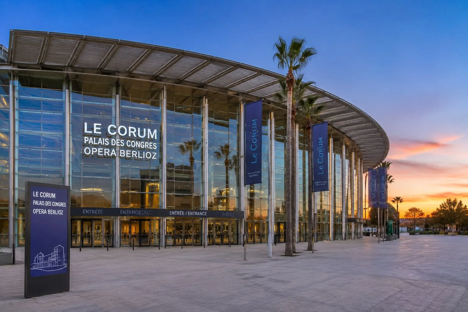 Le Corum, Palais des Congrès et Opéra Berlioz de Montpellier au coucher du soleil